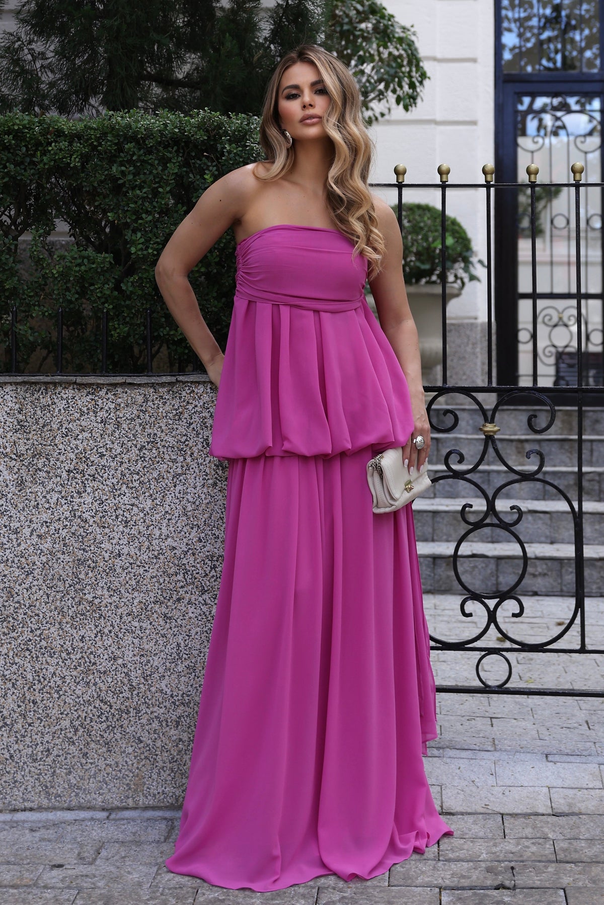 VESTIDO LONGO TOMARA QUE CAIA COM SOBREPOSIÇÃO E FRANZIDO ROSA