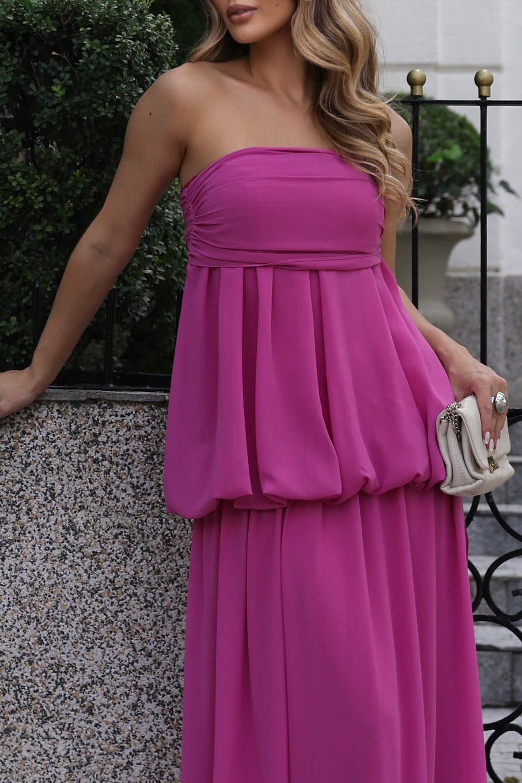 VESTIDO LONGO TOMARA QUE CAIA COM SOBREPOSIÇÃO E FRANZIDO ROSA