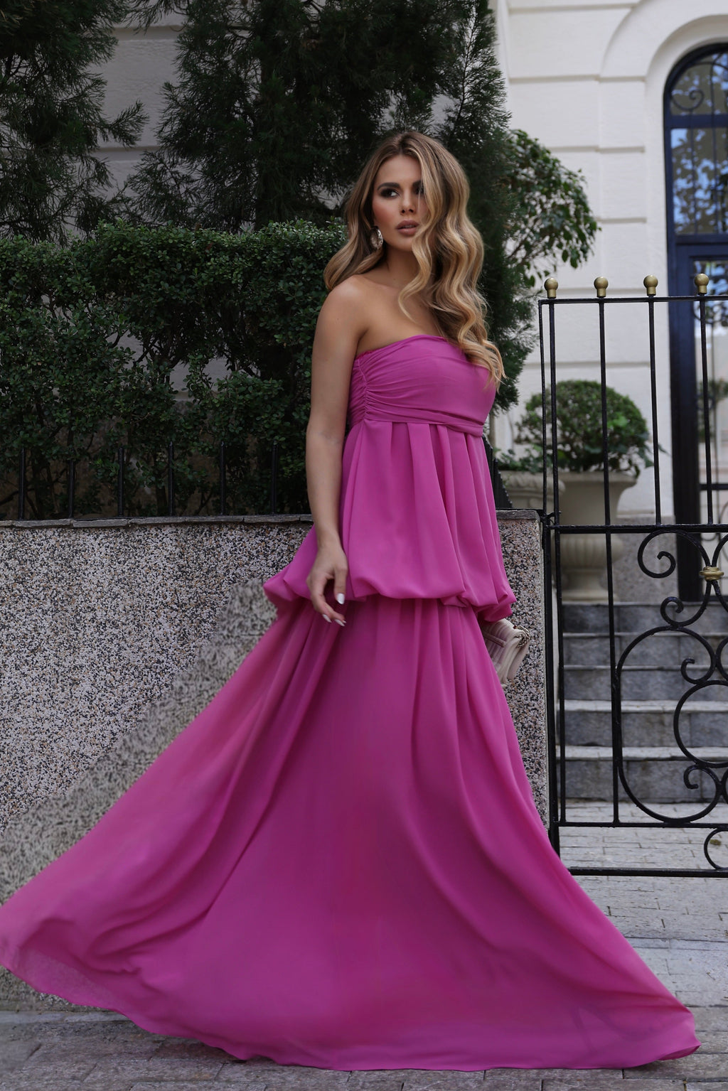 VESTIDO LONGO TOMARA QUE CAIA COM SOBREPOSIÇÃO E FRANZIDO ROSA