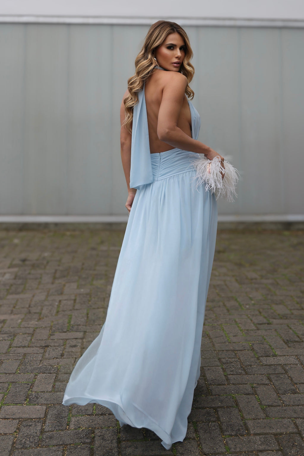VESTIDO LONGO FRENTE ÚNICA COM RECORTE FRONTAL E CINTURA FRANZIDA AZUL