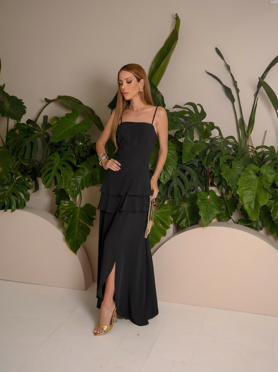 VESTIDO LONGO DECOTE RETO COM BABADO PRETO