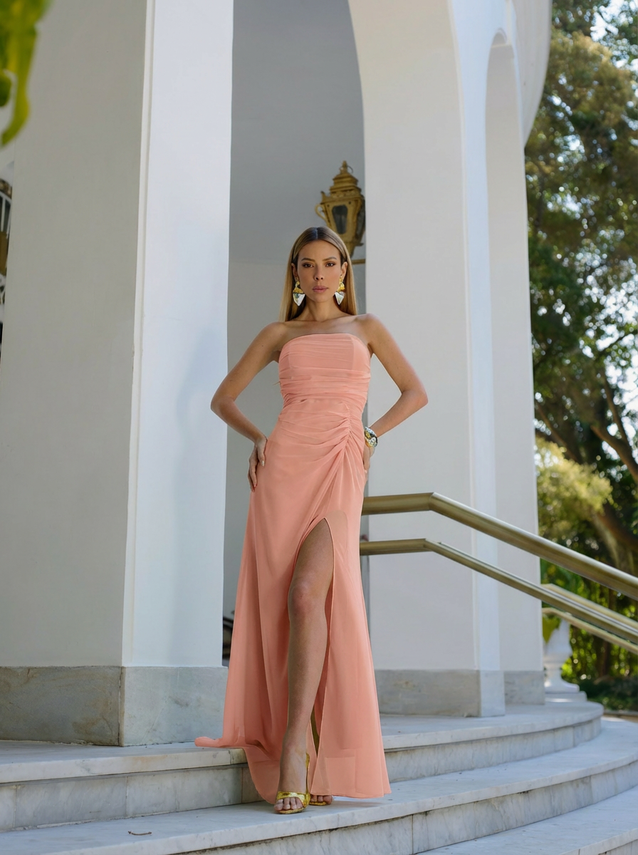 VESTIDO LONGO TOMARA QUE CAIA DRAPEADO NA CINTURA COM FLOR 3D REMOVÍVEL E FENDA ROSA