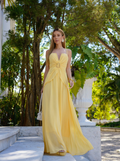 VESTIDO LONGO DECOTE V ESTRUTURADO DRAPEADO NA CINTURA COM FIVELA AMARELO