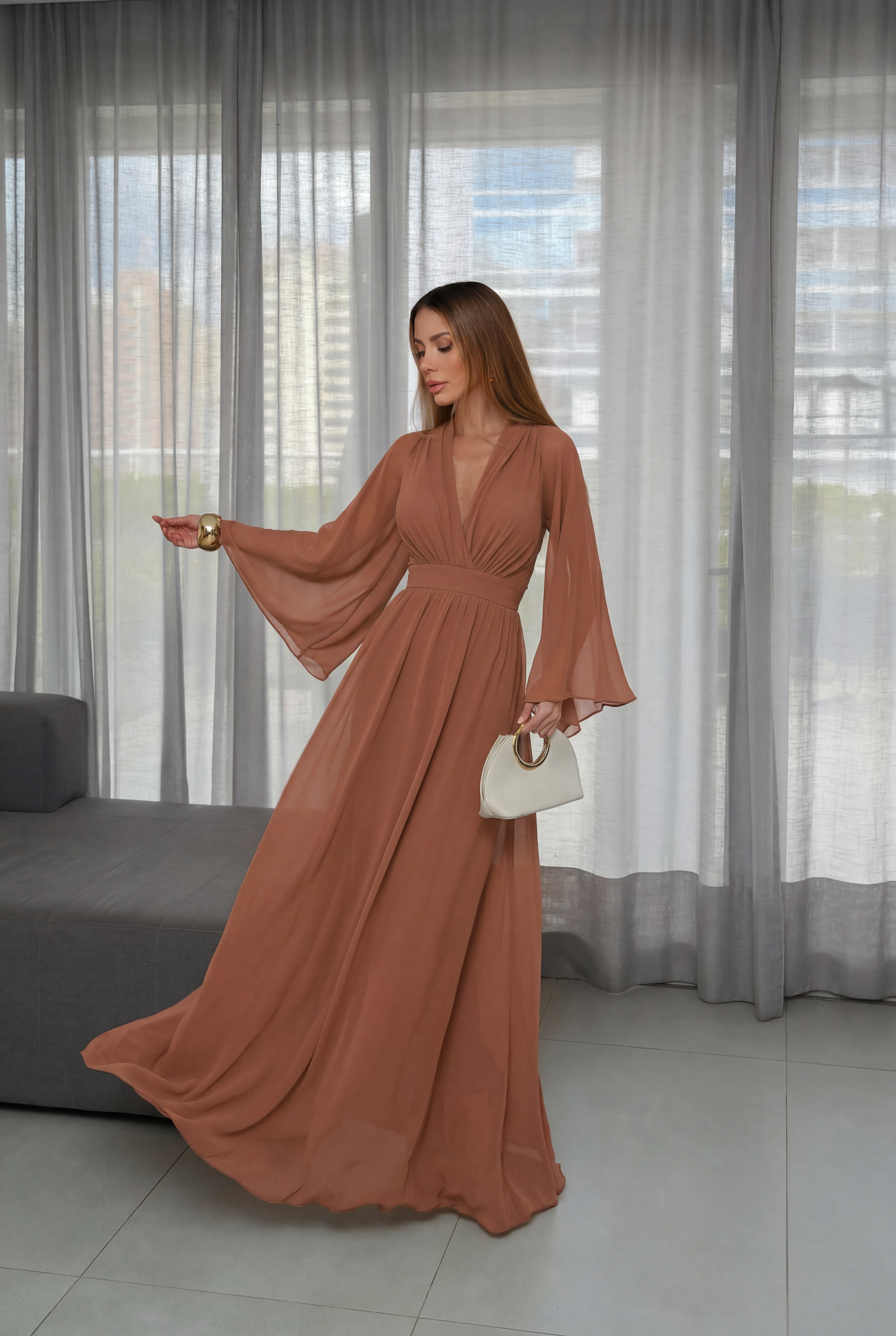 VESTIDO LONGO DECOTE V COM MANGA SINO MARROM