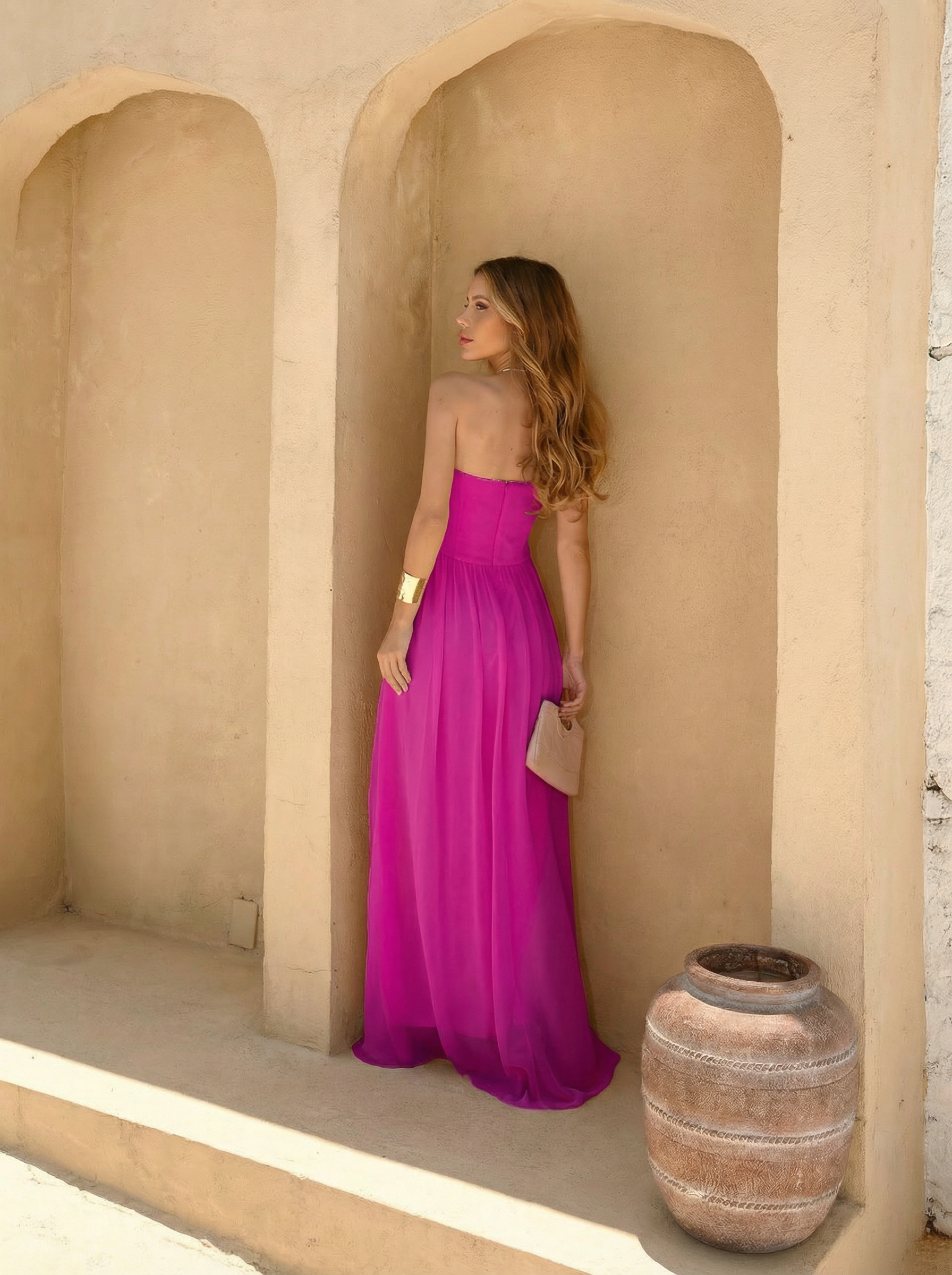 VESTIDO LONGO TOMARA QUE CAIA DECOTE V DRAPEADO COM FENDA LATERAL FÚCSIA