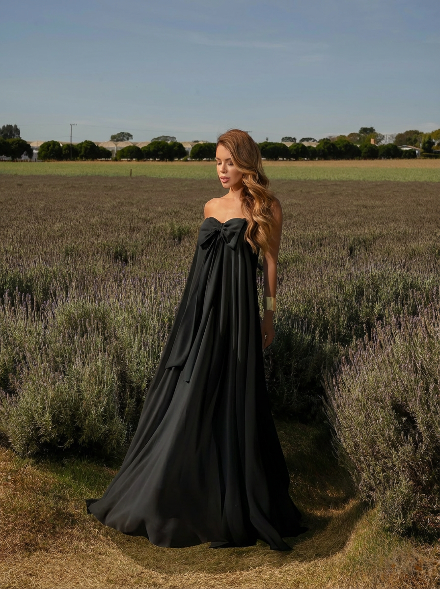 VESTIDO LONGO FLUÍDO DECOTE RETO COM LAÇO PRETO