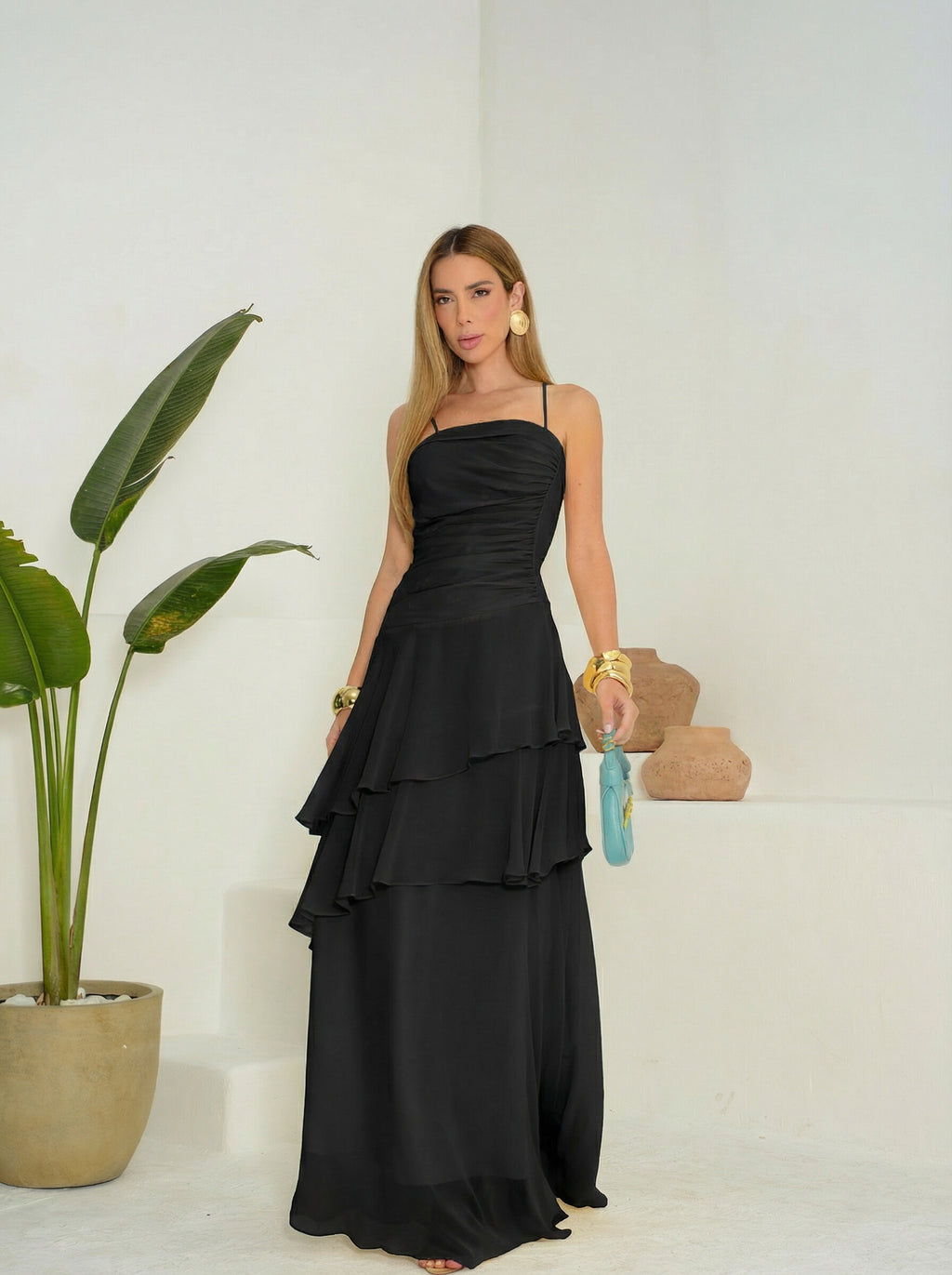 VESTIDO LONGO DECOTE RETO COM ALÇAS SAIA EM CAMADAS E DRAPEADO PRETO