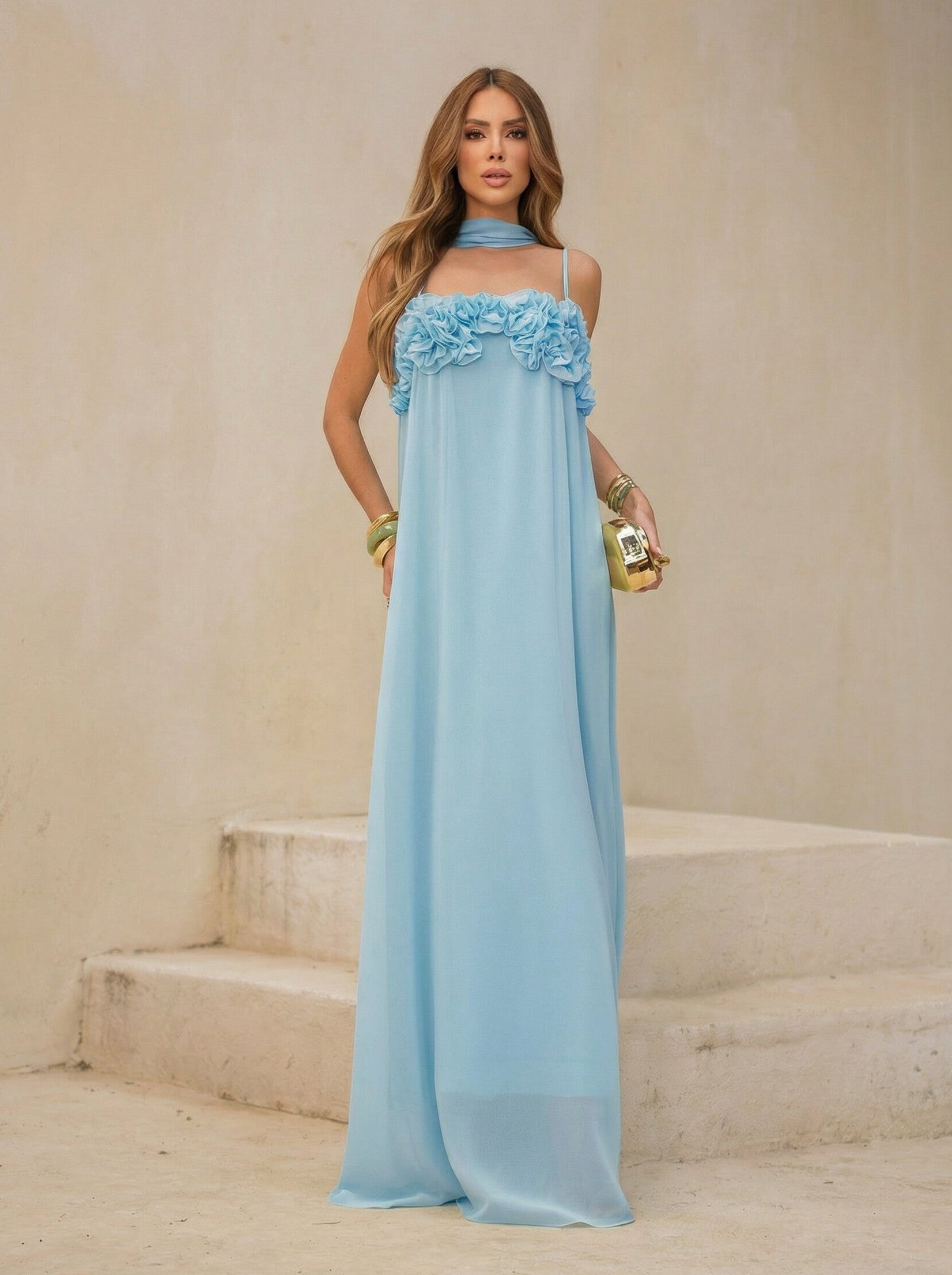 VESTIDO LONGO DECOTE RETO COM BABADOS AZUL