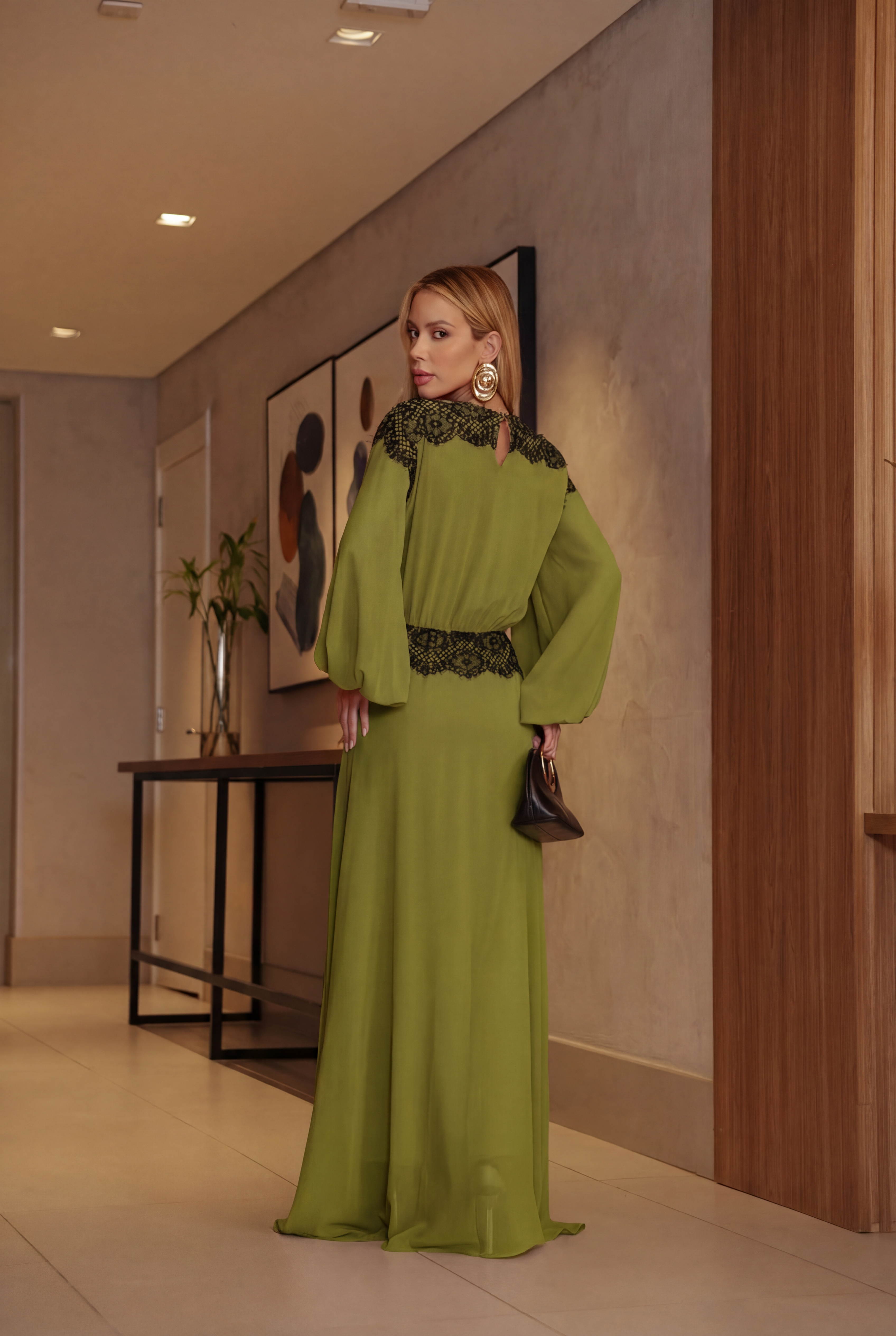 VESTIDO LONGO MANGA BALÃO COM RENDA VERDE
