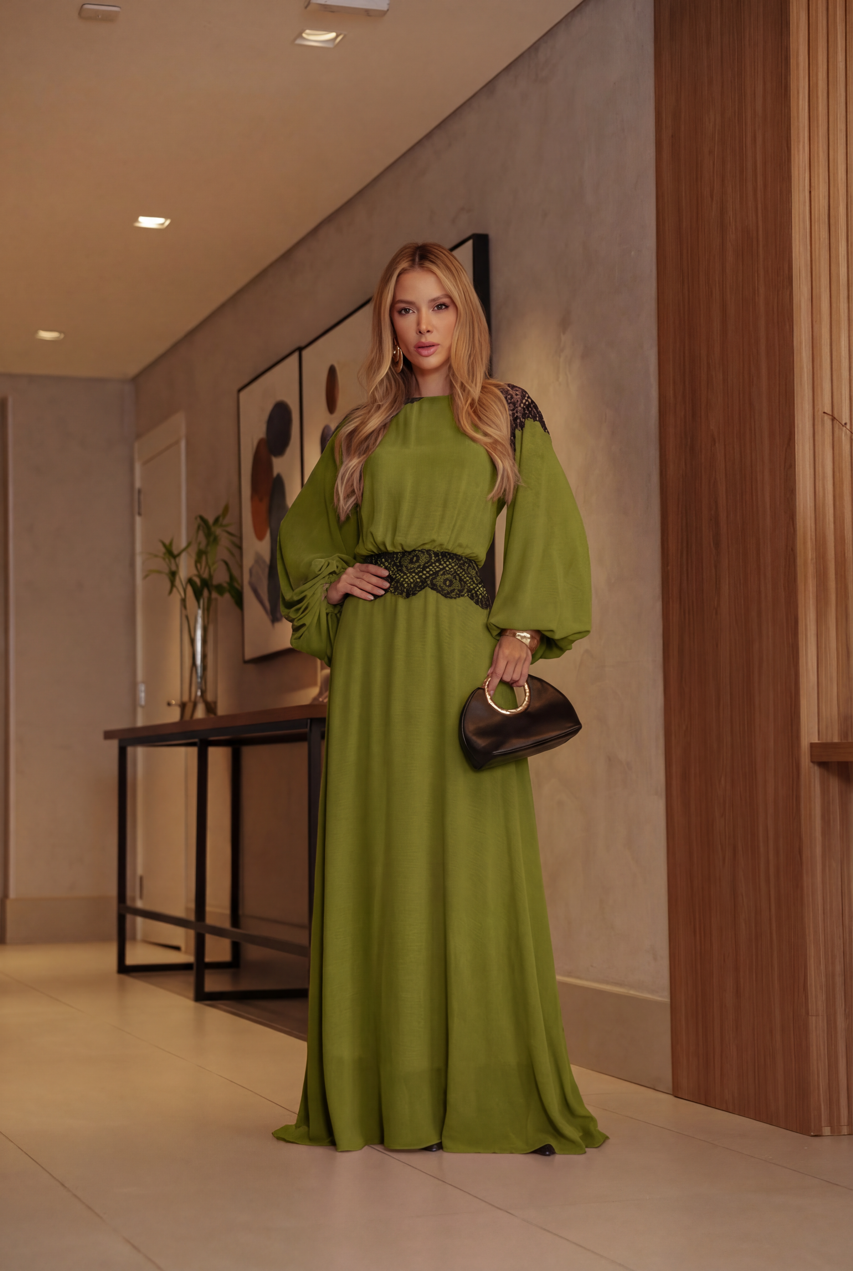 VESTIDO LONGO MANGA BALÃO COM RENDA VERDE