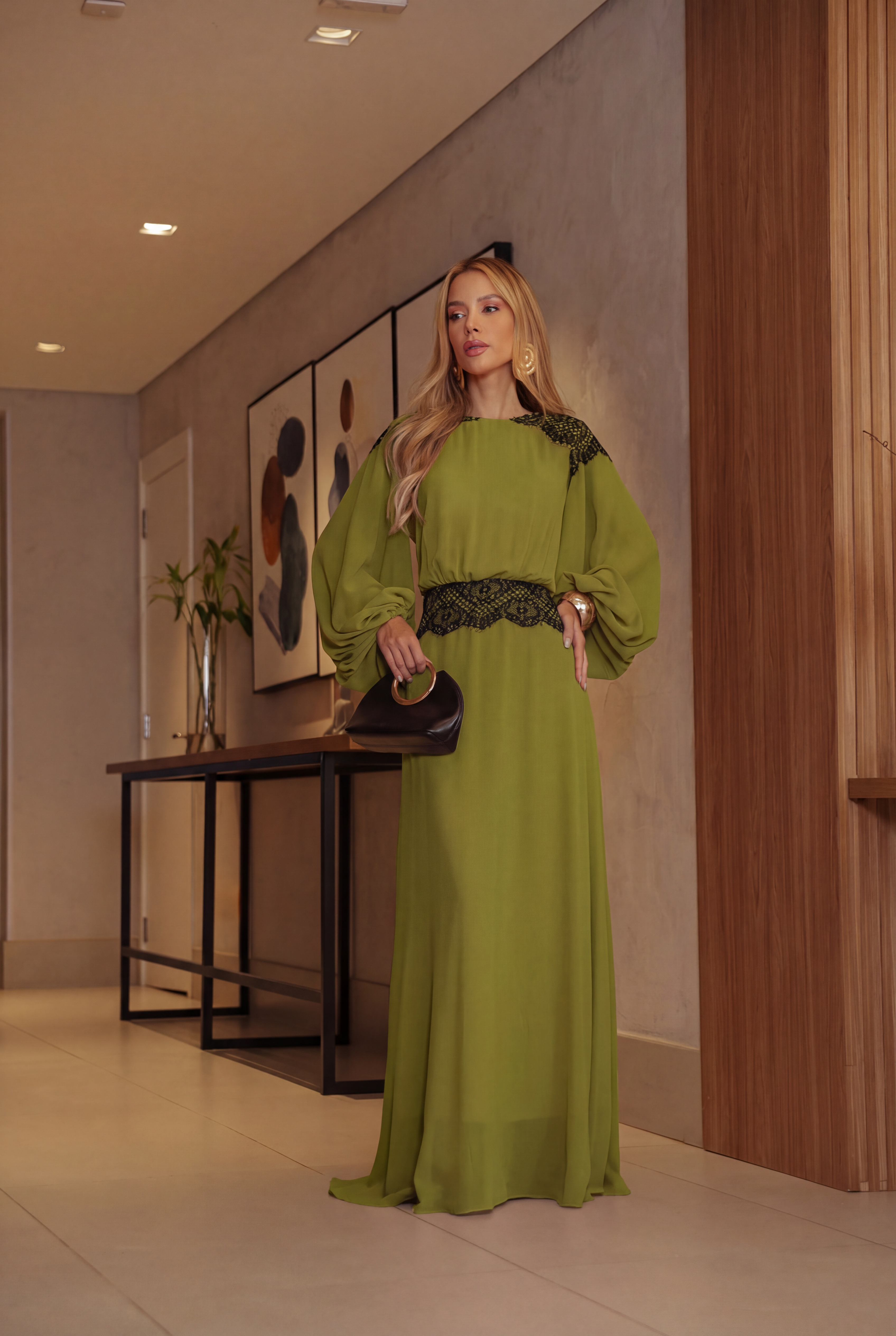 VESTIDO LONGO MANGA BALÃO COM RENDA VERDE