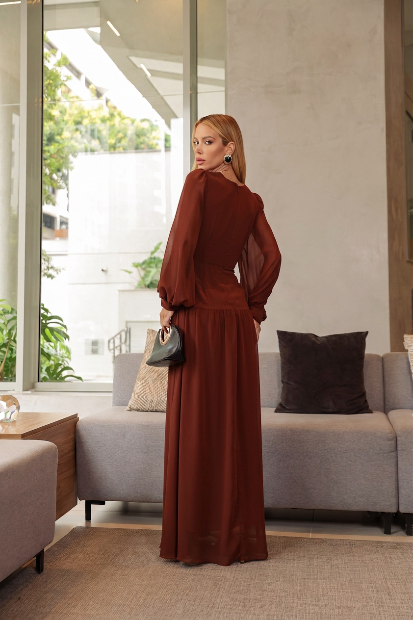 VESTIDO LONGO DECOTE V COM MANGA BUFANTE E TORÇÃO NA CINTURA TERRACOTA