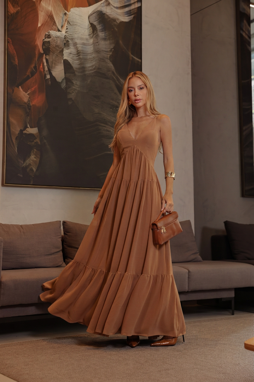 VESTIDO LONGO DECOTE V COM ALÇAS FINAS E CAPA CARAMELO