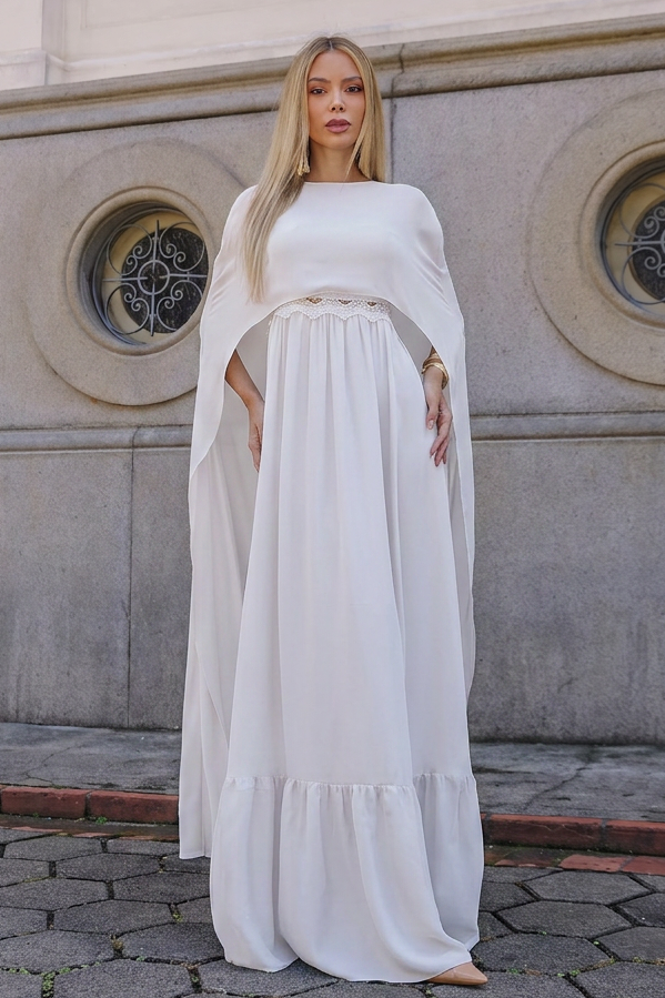 VESTIDO LONGO COM CAPA E DETALHE DE RENDA OFF WHITE