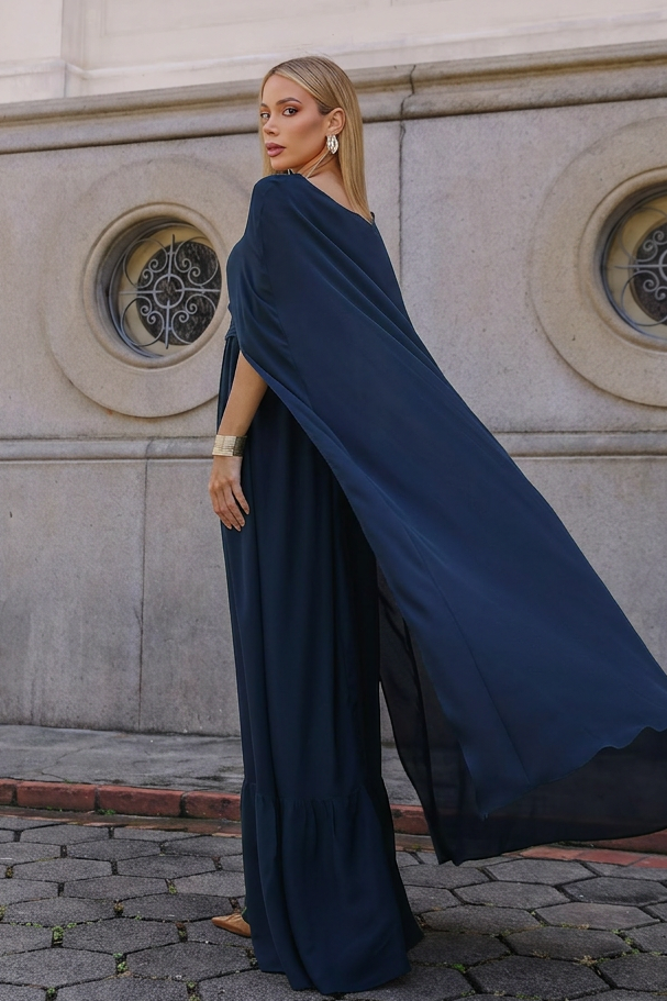 VESTIDO LONGO COM CAPA E DETALHE DE RENDA AZUL