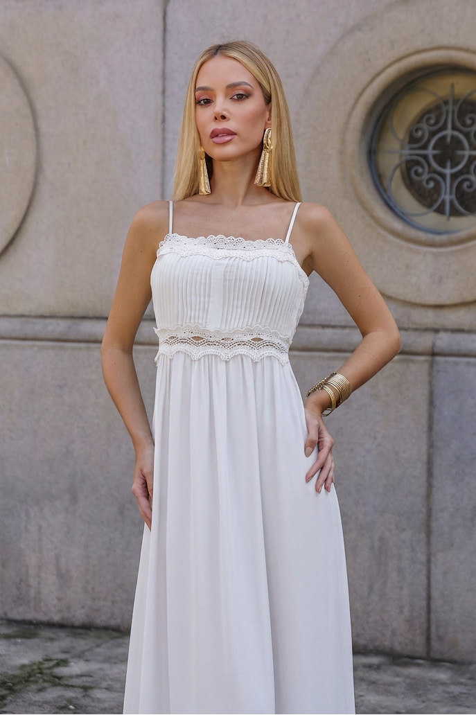 VESTIDO LONGO COM CAPA E DETALHE DE RENDA OFF WHITE
