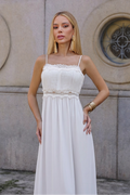 VESTIDO LONGO COM CAPA E DETALHE DE RENDA OFF WHITE