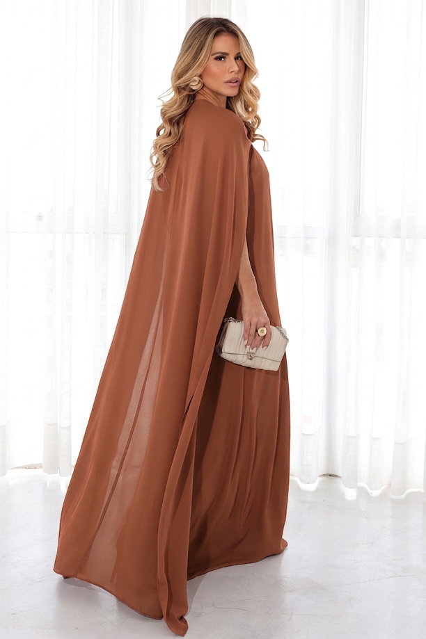 VESTIDO LONGO COM CAPA CARAMELO