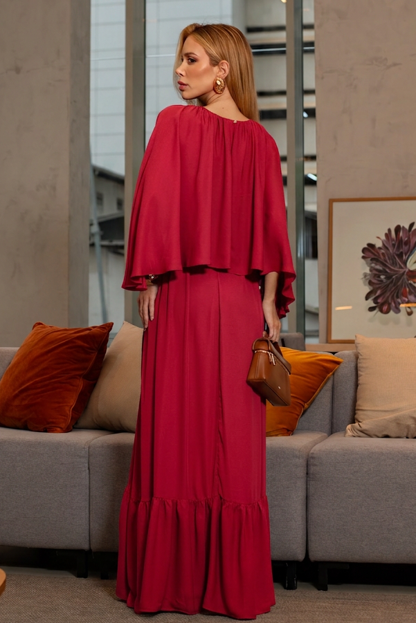 VESTIDO LONGO COM CAPA E BABADO NA BARRA VERMELHO