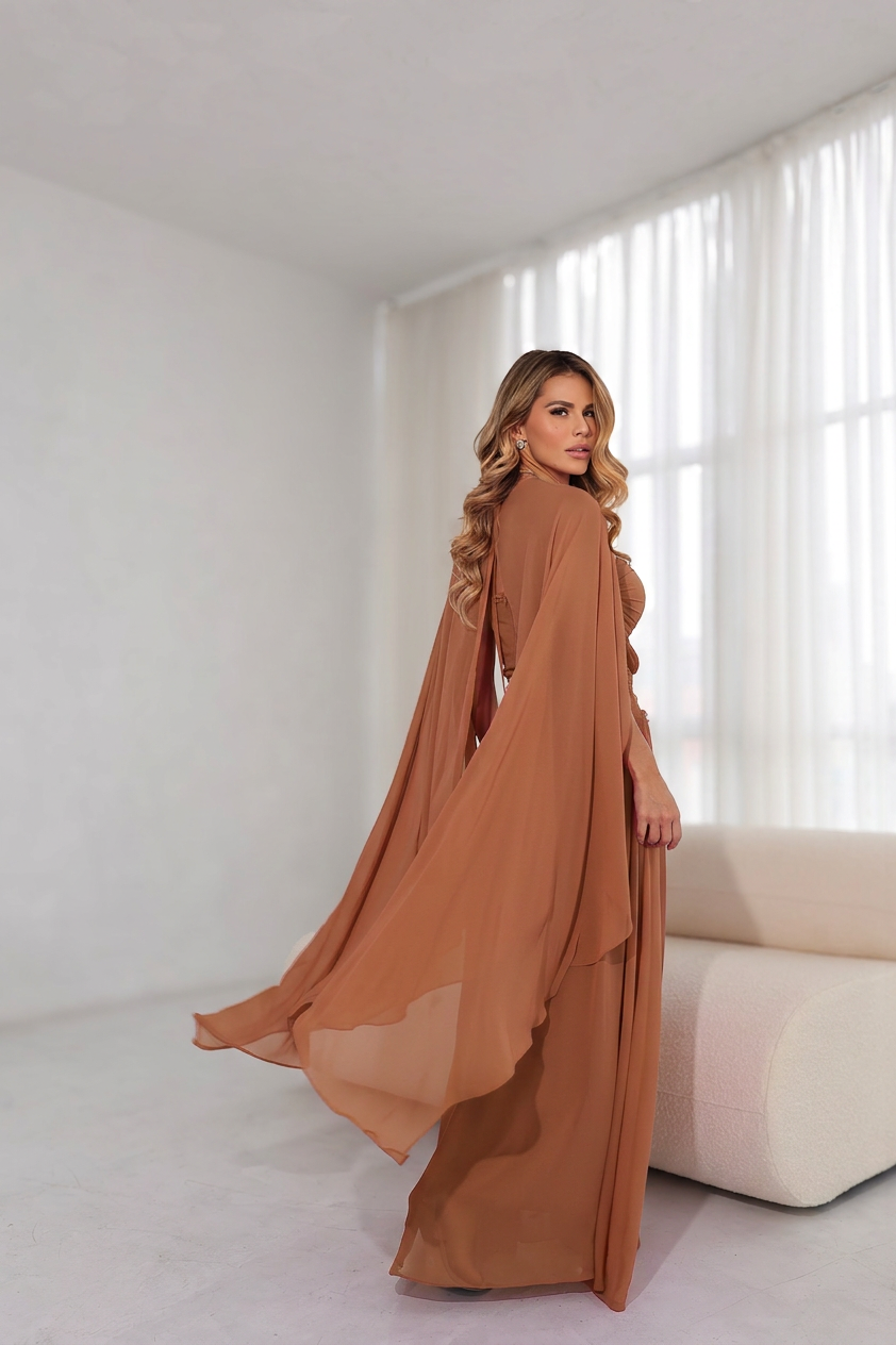 VESTIDO LONGO TOMARA QUE CAIA COM CAPA MARROM