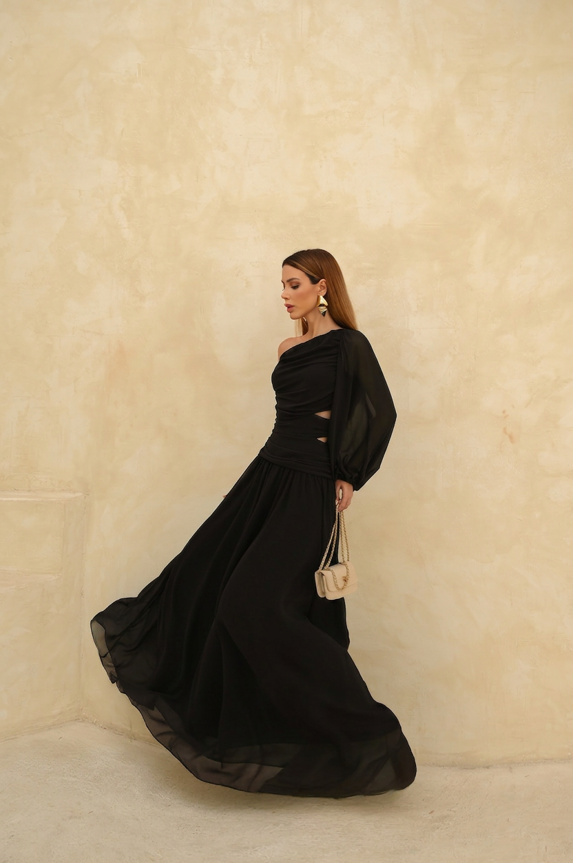 VESTIDO LONGO UM OMBRO FRANZIDO COM RECORTE E MANGA BUFANTE PRETO