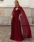 VESTIDO LONGO DECOTE V FRANZIDO COM CAPA E BROCHE DE PEDRA MARSALA