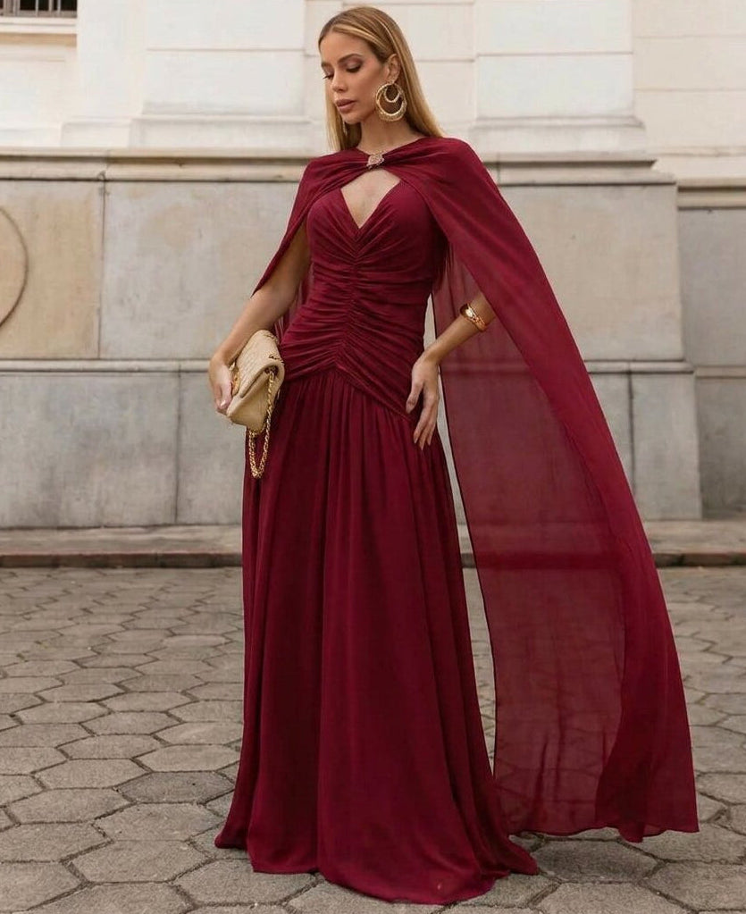 VESTIDO LONGO DECOTE V FRANZIDO COM CAPA E BROCHE DE PEDRA MARSALA