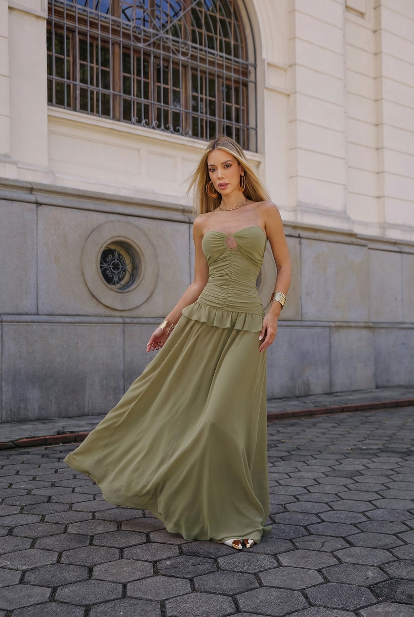 VESTIDO LONGO TOMARA QUE CAIA FRANZIDO COM RECORTE E CAPA VERDE