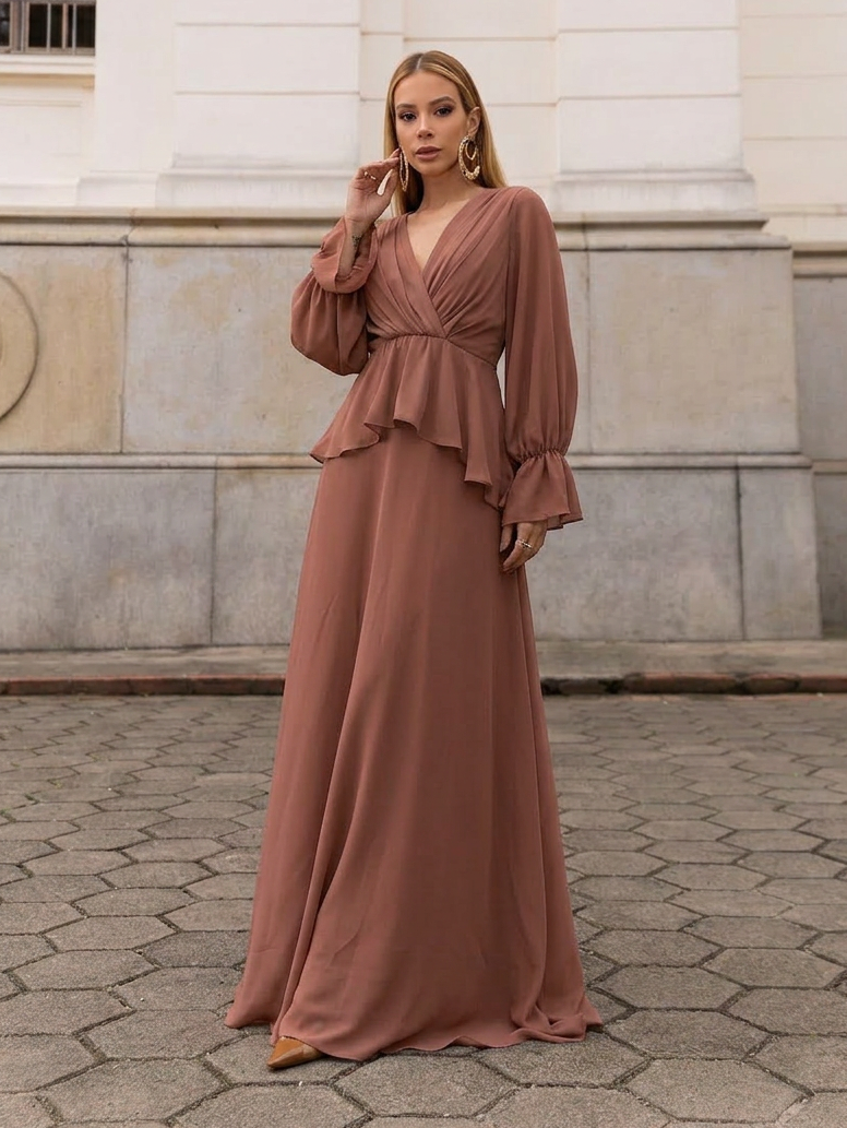 VESTIDO LONGO DECOTE V TRANSPASSADO COM PEPLUM E MANGA BUFANTE MARROM