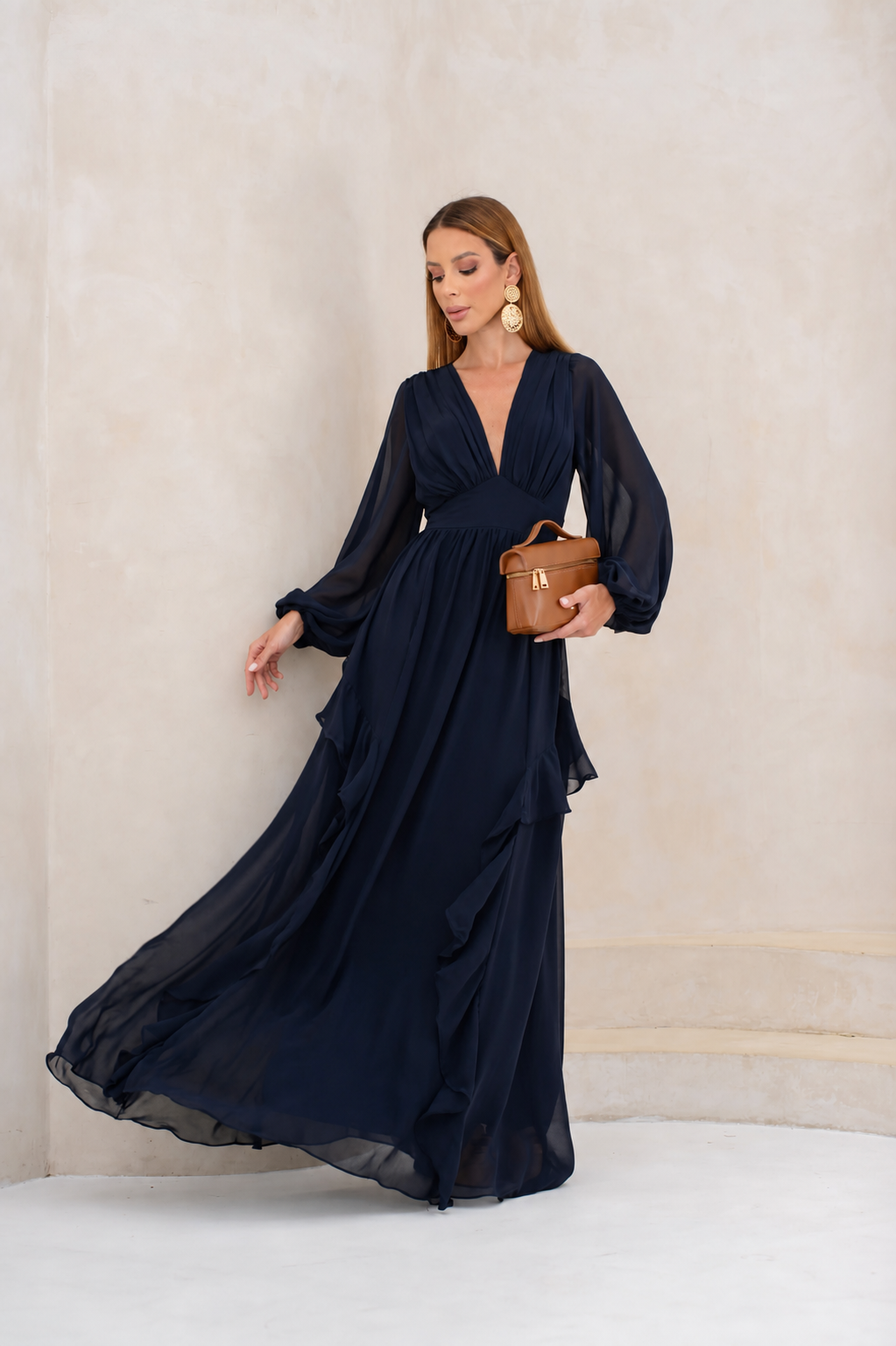 VESTIDO LONGO DECOTE V PROFUNDO COM MANGA BUFANTE E BABADOS LATERAIS AZUL
