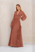 VESTIDO LONGO DECOTE V PROFUNDO COM MANGA BUFANTE E BABADOS LATERAIS MARROM