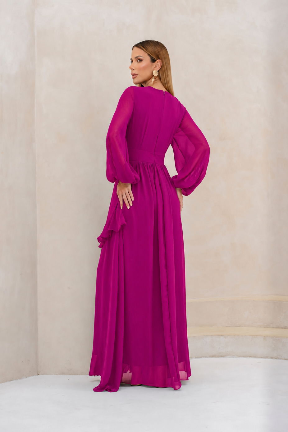 VESTIDO LONGO DECOTE V PROFUNDO COM MANGA BUFANTE E BABADOS LATERAIS ROSA