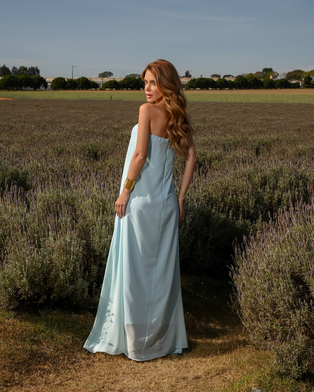 VESTIDO LONGO FLUÍDO DECOTE RETO COM LAÇO AZUL