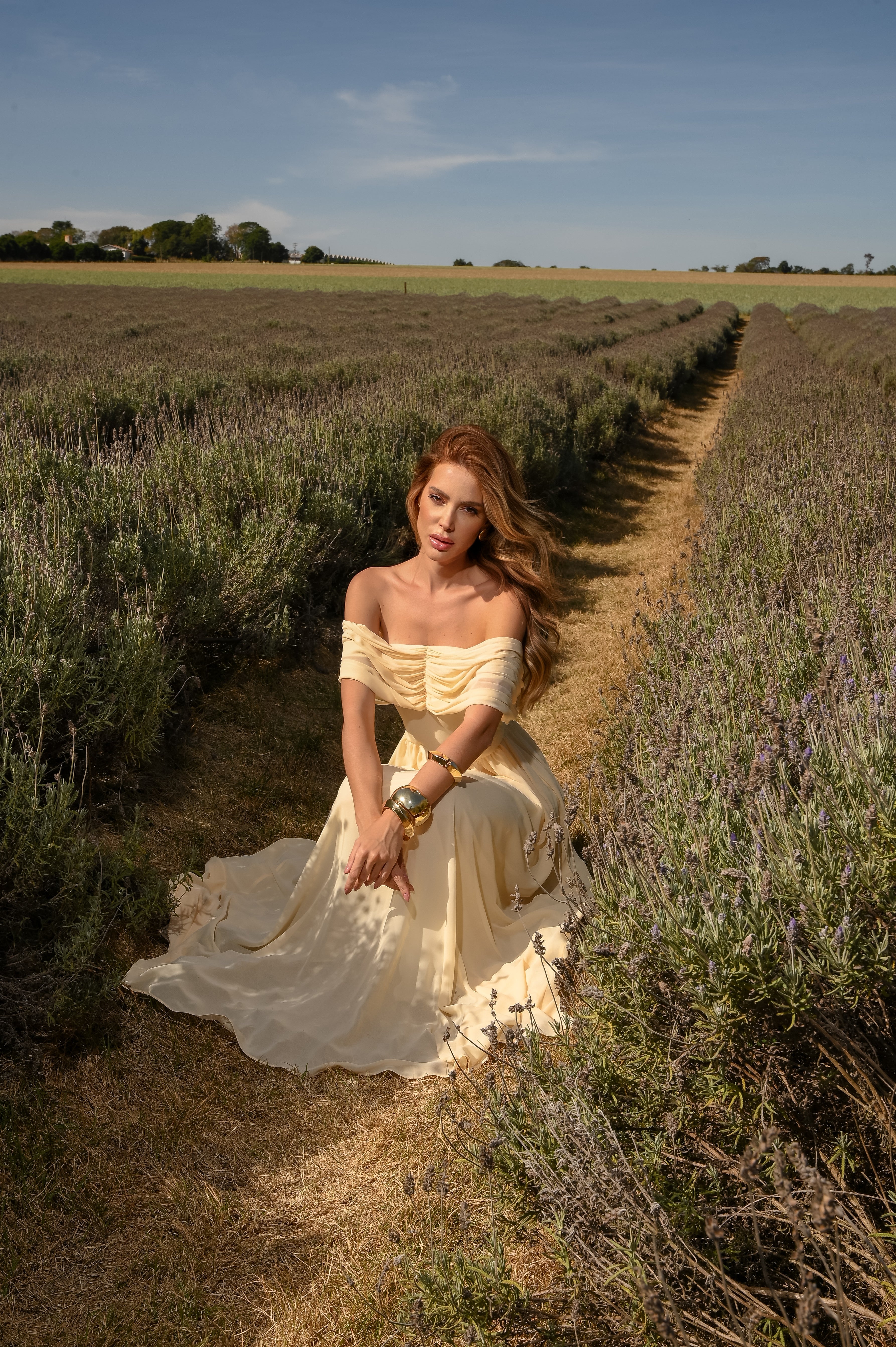 VESTIDO LONGO OMBRO A OMBRO CORSET ESTRUTURADO COM FLOR 3D REMOVÍVEL AMARELO