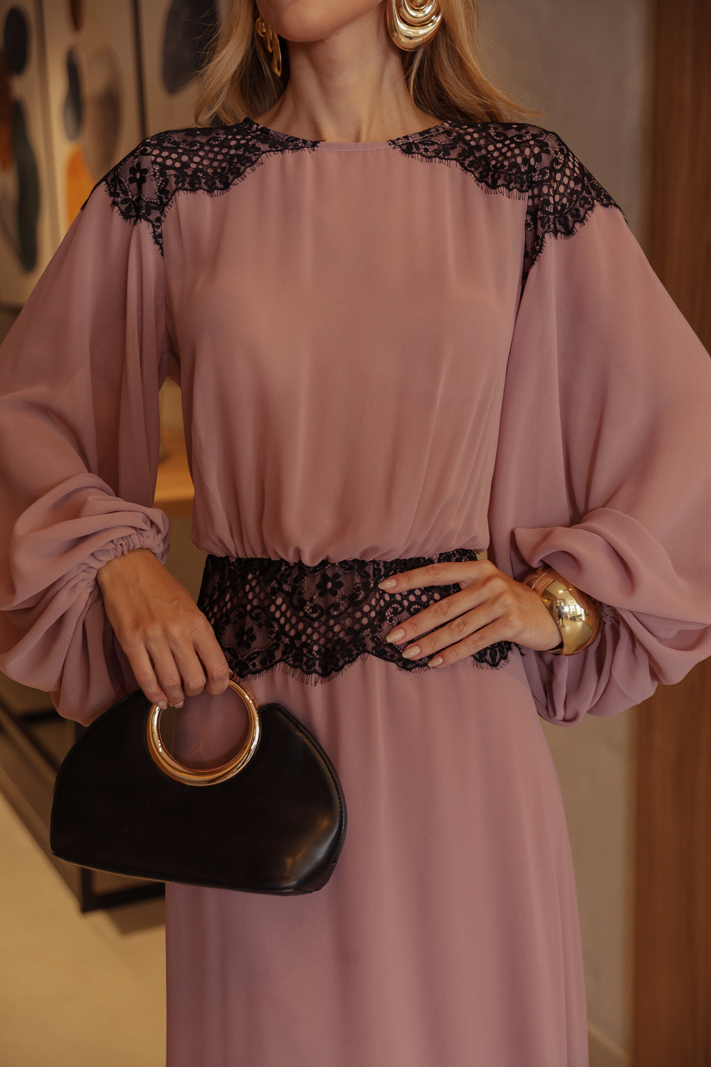 VESTIDO LONGO MANGA BALÃO COM RENDA ROSA ANTIGO