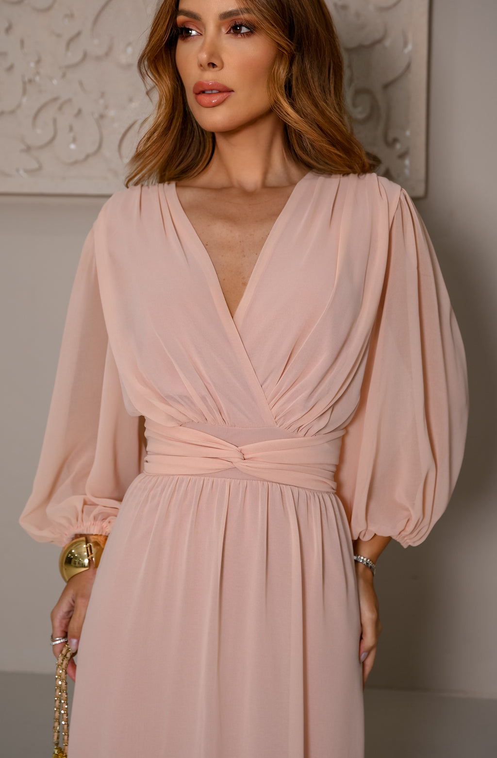 VESTIDO LONGO DECOTE V TRANSPASSADO COM MANGA BUFANTE NUDE ROSE