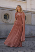 VESTIDO LONGO TOMARA QUE CAIA FRANZIDO COM RECORTE E CAPA MARROM