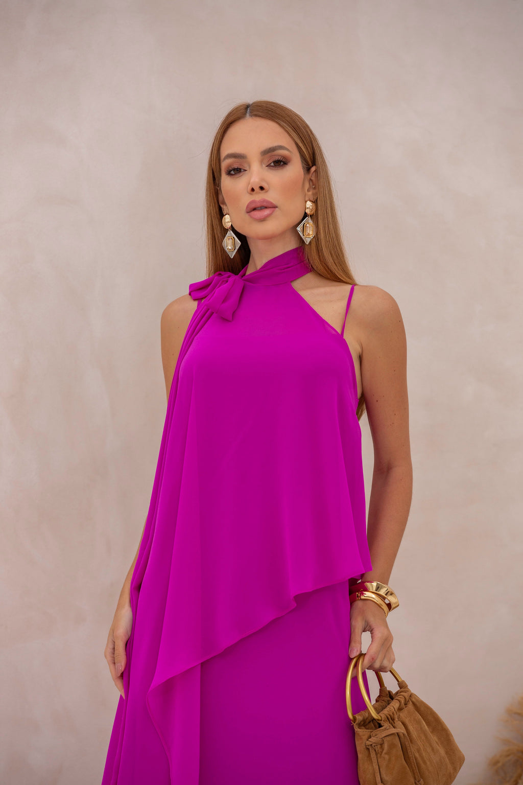 VESTIDO LONGO DECOTE RETO COM CAPA GOLA LAÇO ROSA