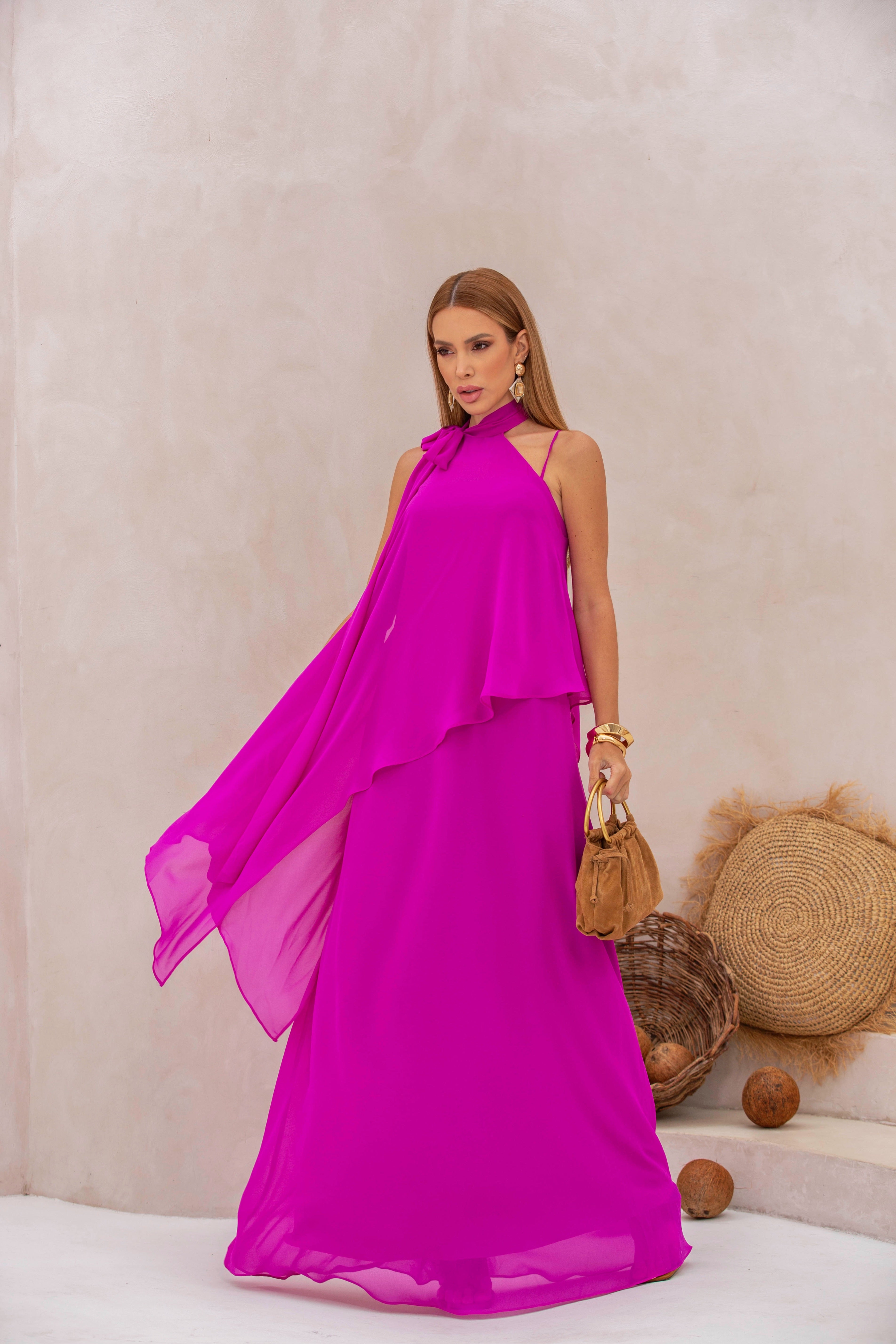 VESTIDO LONGO DECOTE RETO COM CAPA GOLA LAÇO ROSA