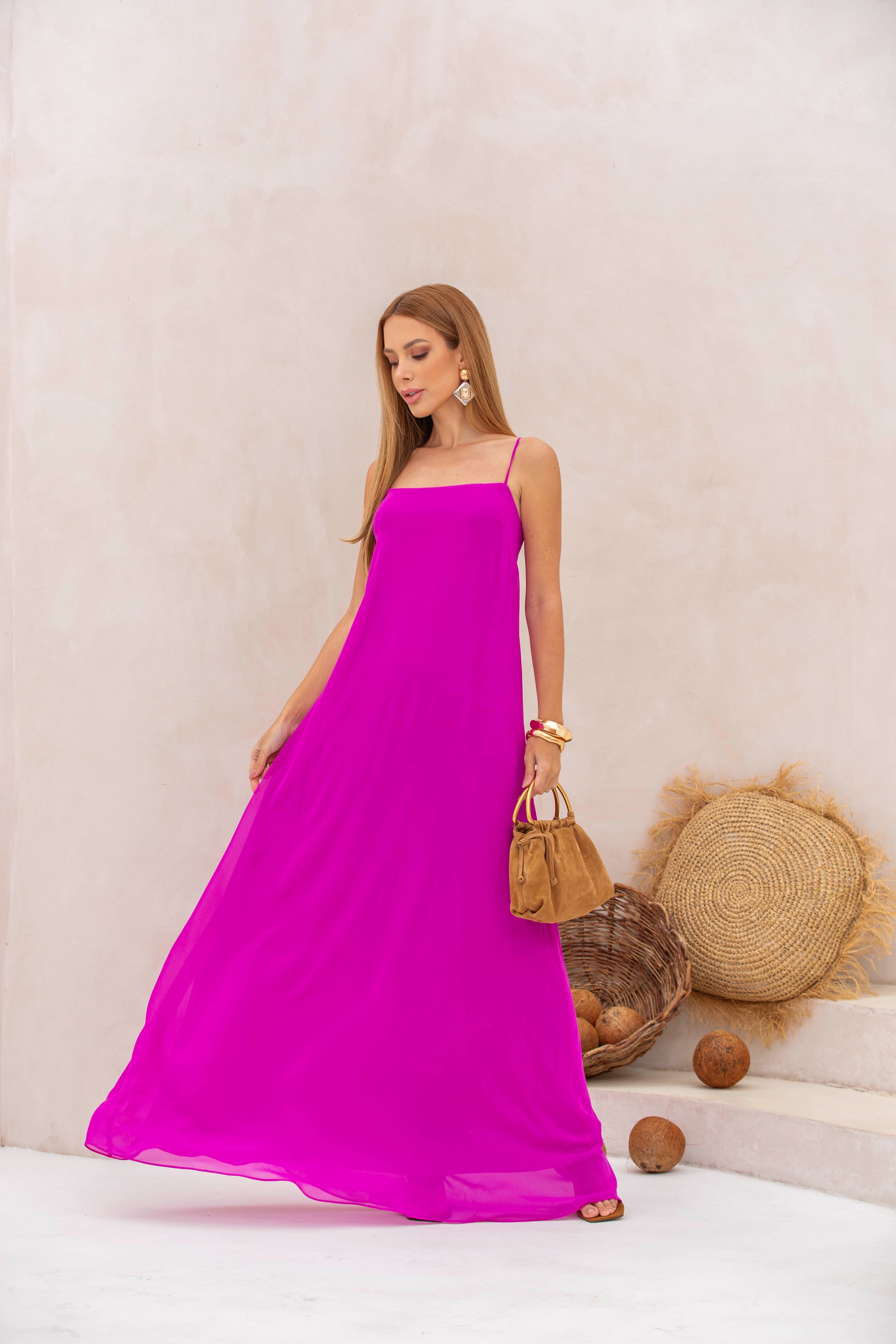 VESTIDO LONGO DECOTE RETO COM CAPA GOLA LAÇO ROSA