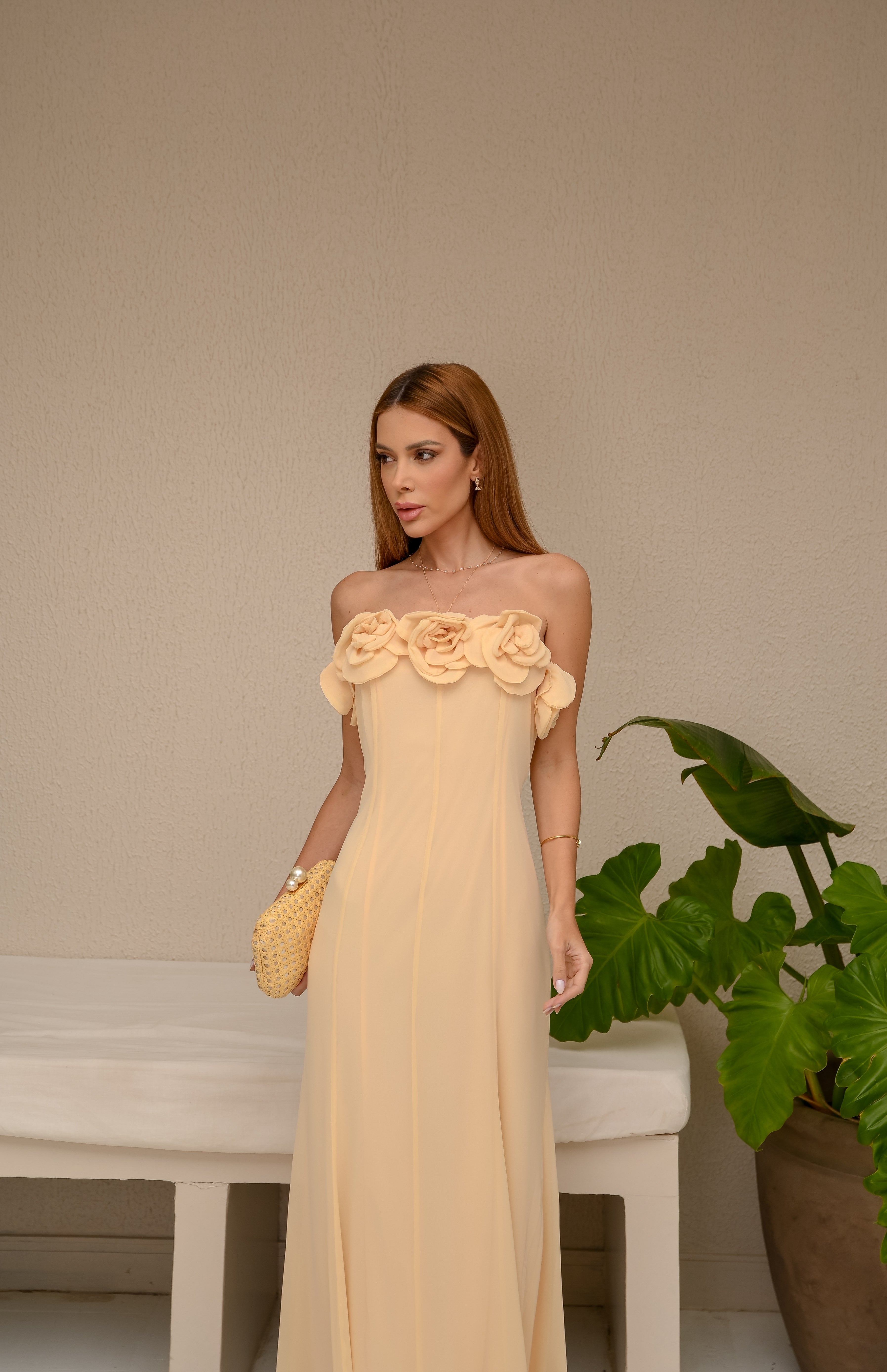 VESTIDO LONGO TOMARA QUE CAIA COM FLOR 3D REMOVÍVEL AMARELO