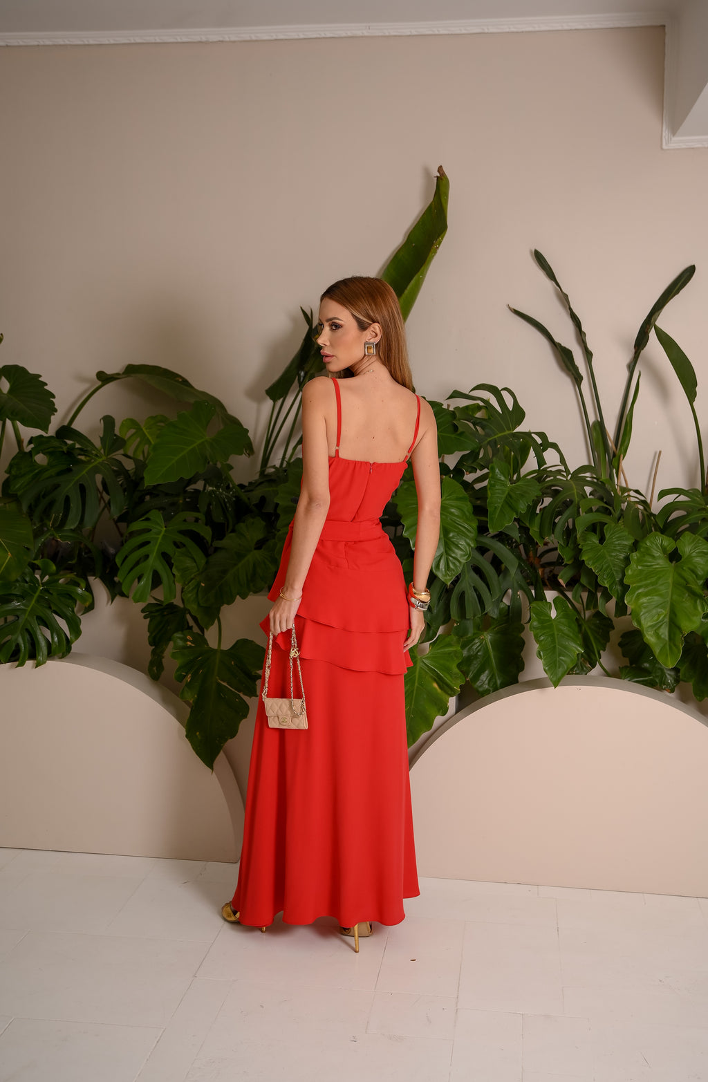 VESTIDO LONGO DECOTE RETO COM BABADO VERMELHO