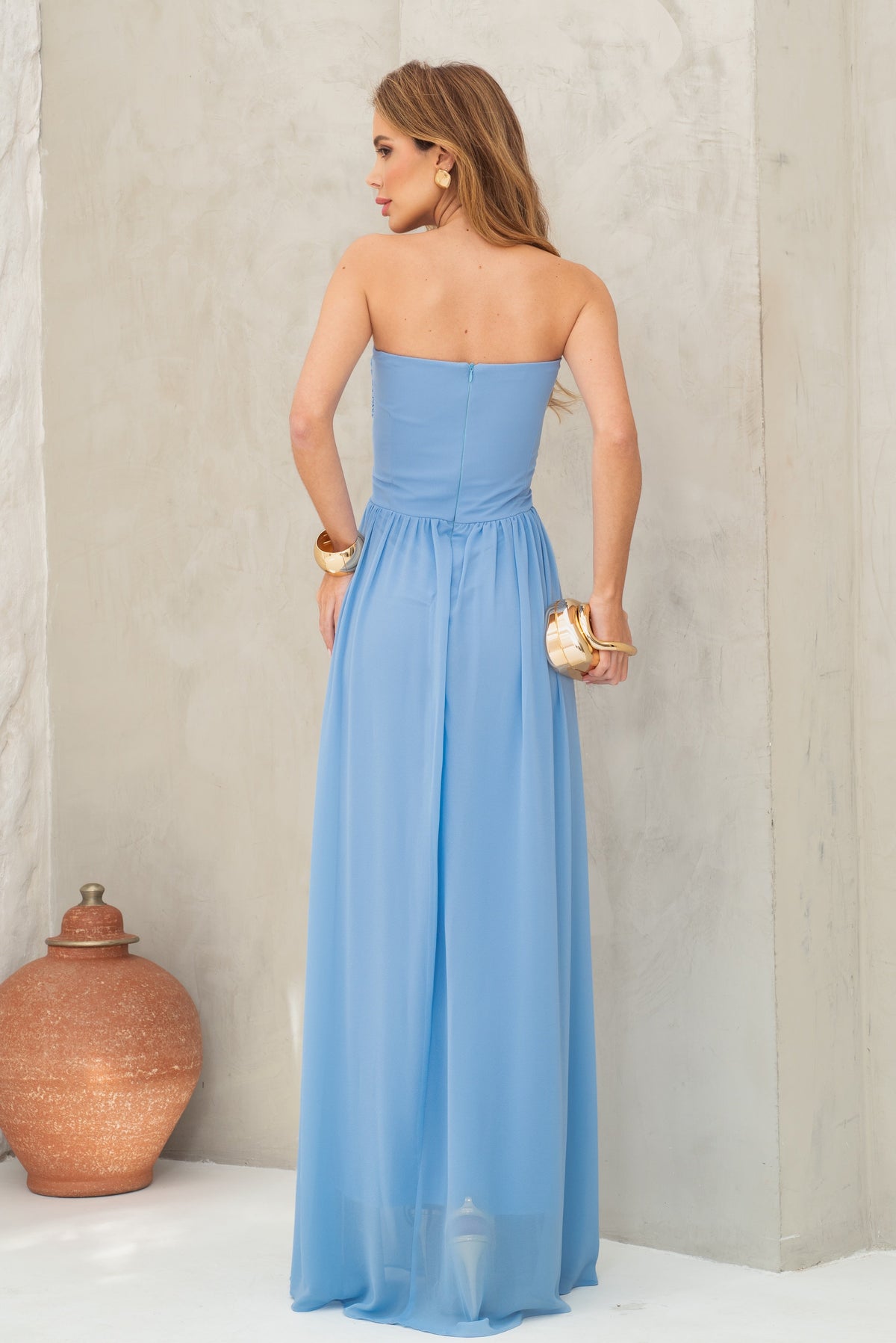 VESTIDO LONGO TOMARA QUE CAIA DECOTE V FRANZIDO E BROCHE FLORAL AZUL