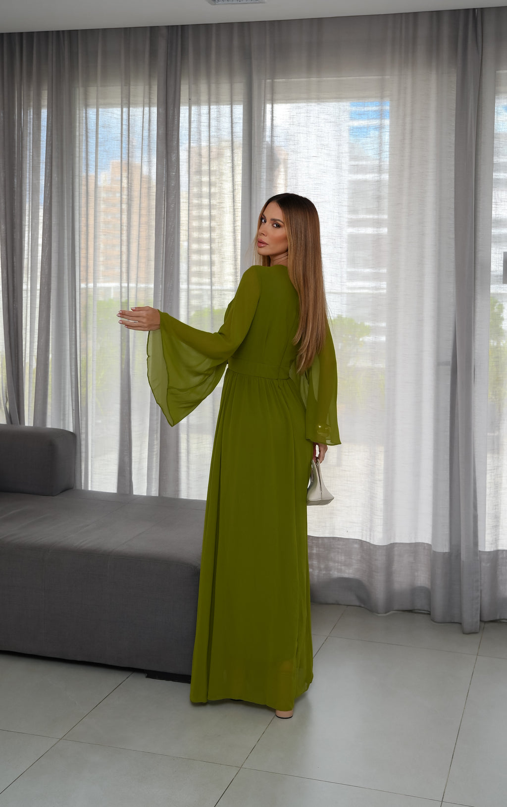 VESTIDO LONGO DECOTE V COM MANGA SINO VERDE