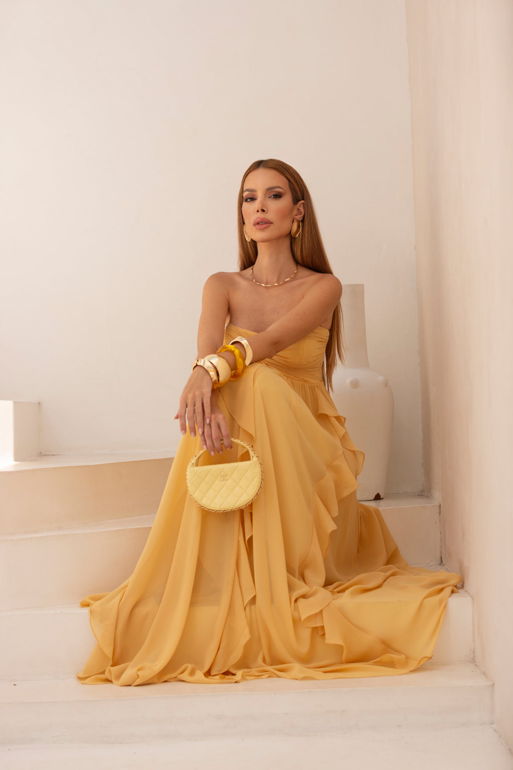 VESTIDO LONGO TOMARA QUE CAIA COM BABADOS CASCATA AMARELO