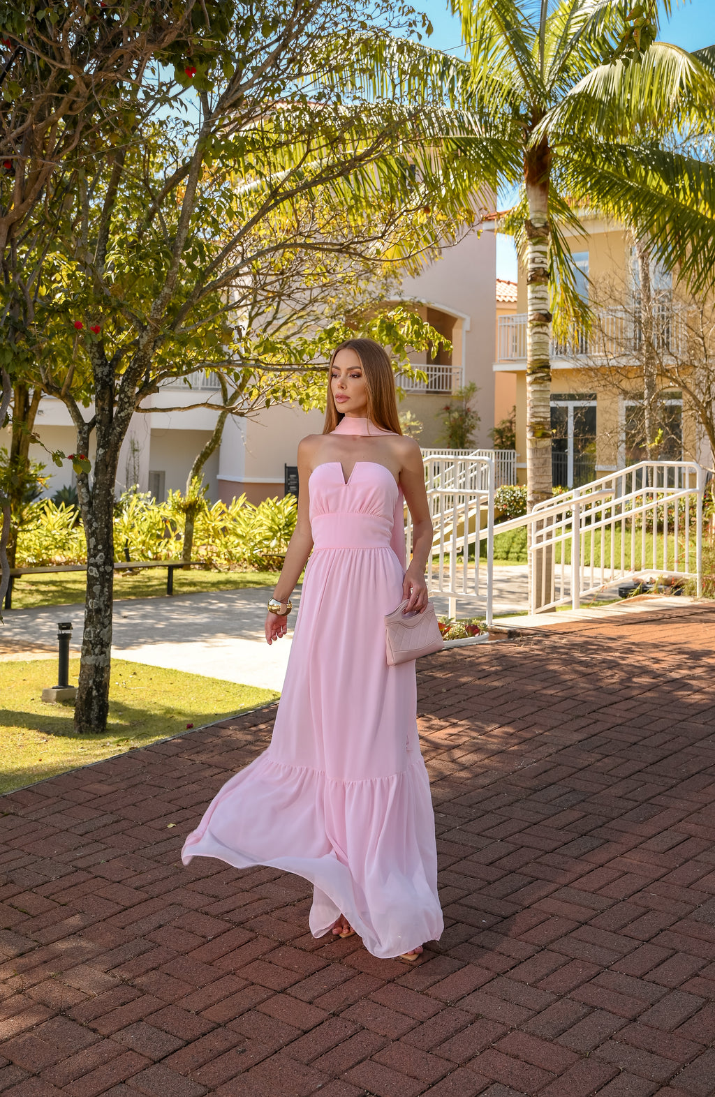 VESTIDO LONGO DECOTE V COM ECHARPE E FLOR 3D REMOVÍVEL ROSA