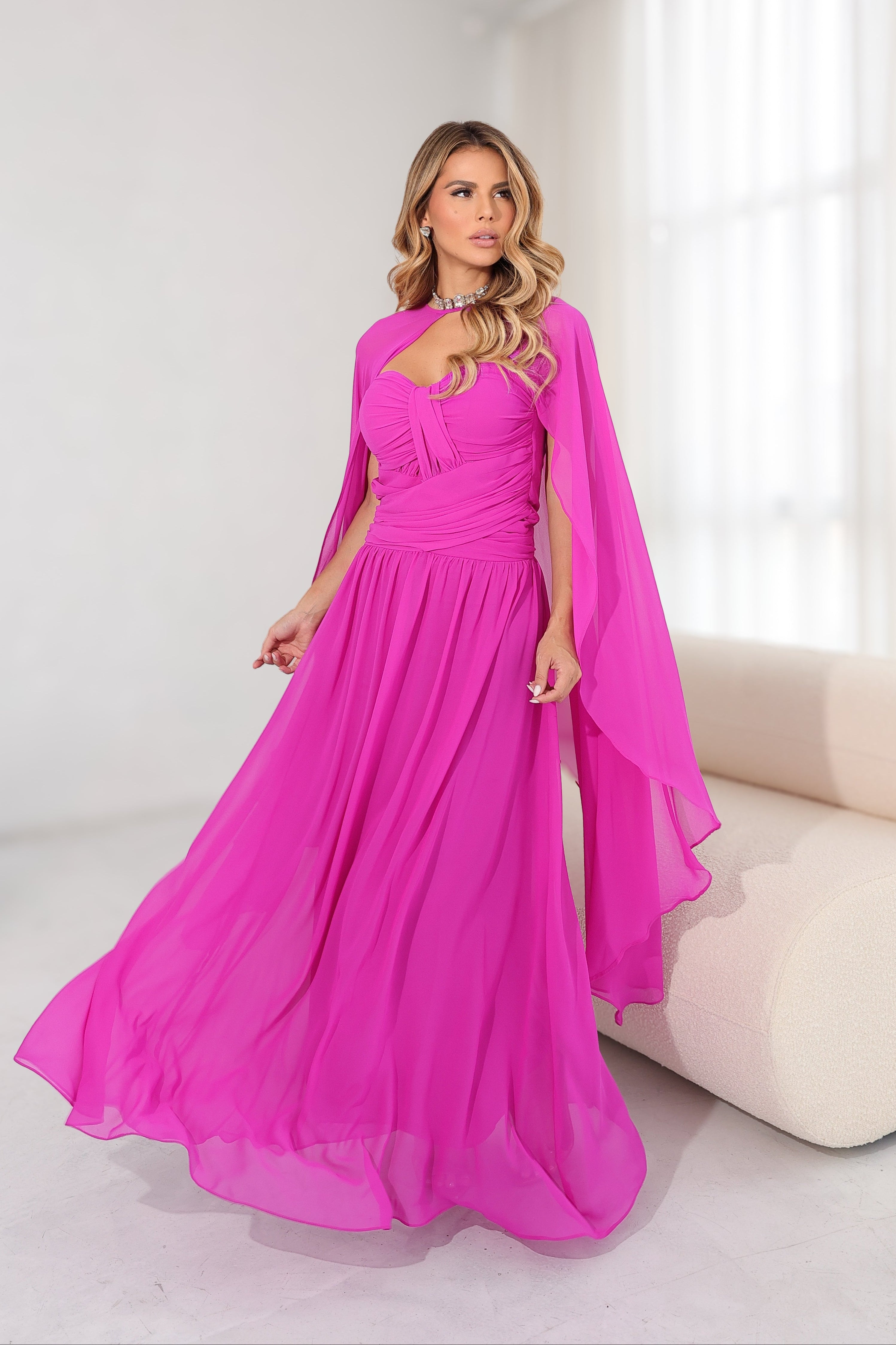 VESTIDO LONGO TOMARA QUE CAIA COM CAPA ROSA