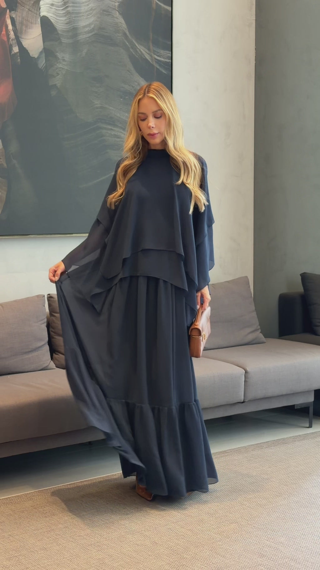 VESTIDO LONGO DECOTE V COM ALÇAS FINAS E CAPA FÚCSIA