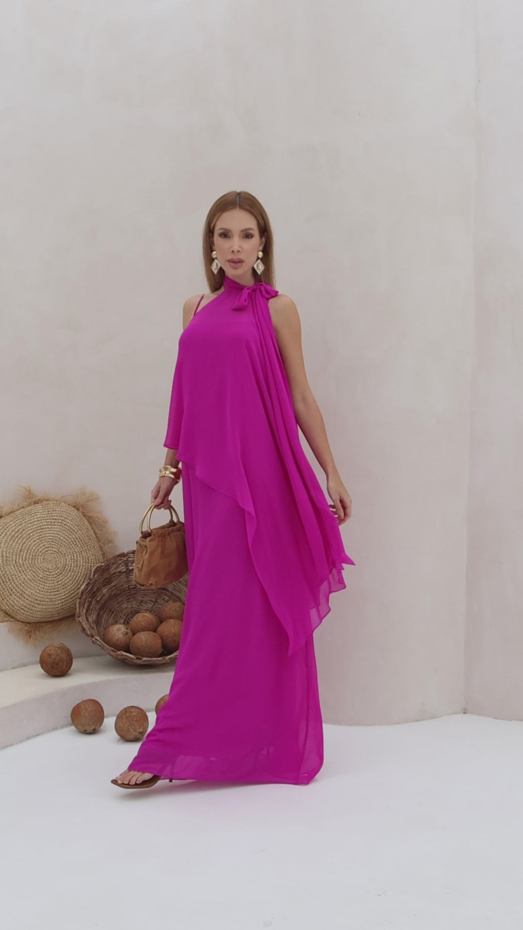 VESTIDO LONGO DECOTE RETO COM CAPA GOLA LAÇO VERDE