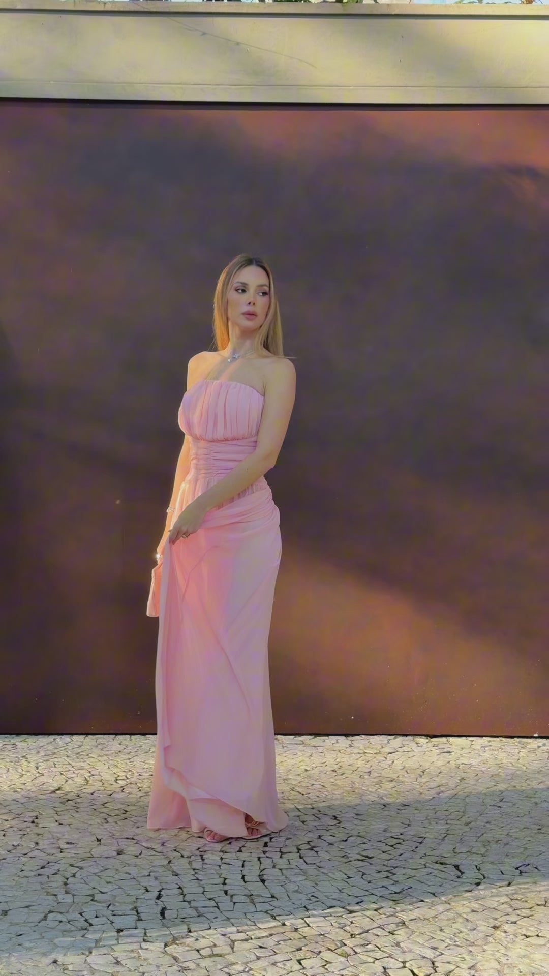 VESTIDO LONGO TOMARA QUE CAIA COM CORPETE FRANZIDO AMARELO